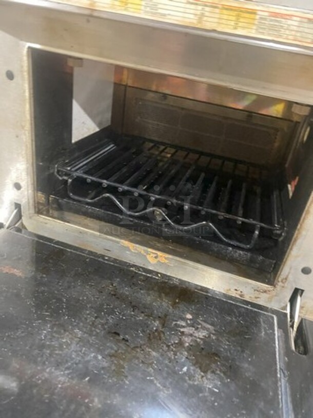 WoW! Merry Chef Counter Top Electric Powered Rapid Cook Turbo Oven! Model PVS402 Serial 0206000327! 208V 1 Phase!  - Image 6 of 8