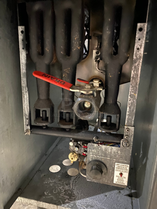 NICE! Therma Tek Commercial Natural Gas Powered Deep Fat Fryer! With Backsplash! All Stainless Steel! On Legs! Model: TFE40N SN: 11AC00211AEN - Image 6 of 8