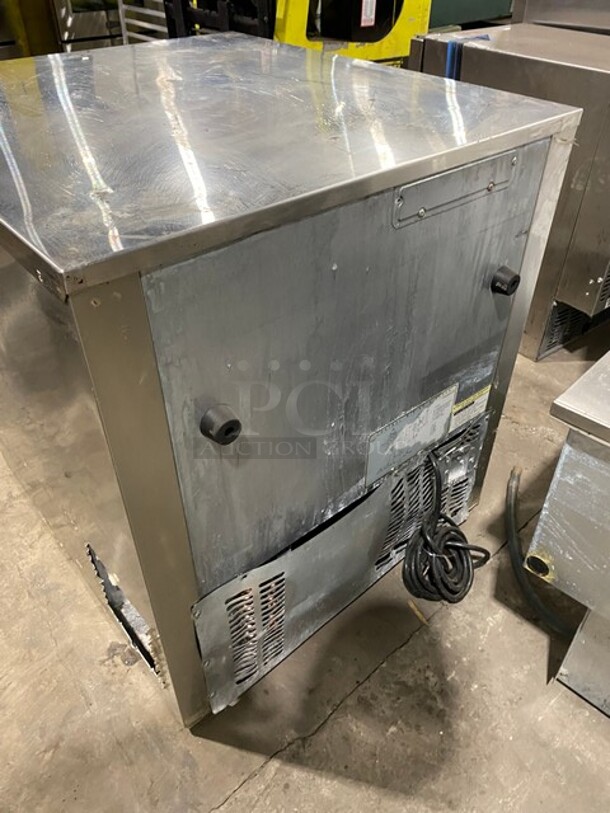 Everest Commercial Single Door Lowboy/ Worktop Cooler! All Stainless Steel! Model: ETBR1 SN: BTBR112100008 115V 60HZ 1 Phase - Image 4 of 8