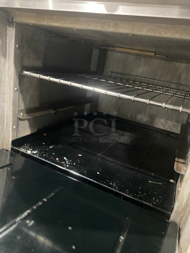 CSG Commercial Natural Gas Powered 4 Burner Stove! With Raised Back Splash! With Oven Underneath! Stainless Steel Body! On Casters! - Image 7 of 10