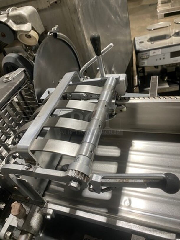 Nice! Berkel Heavy Duty Commercial Automatic Meat & Cheese Slicer/Stacker! Model 170D Serial 180D424! 120V 1 Pase!  - Image 5 of 11