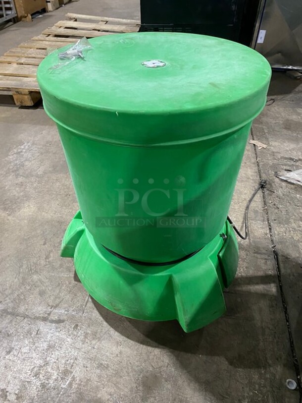 The Green Machine Commercial Salad/Lettuce Spinner! - Image 3 of 7