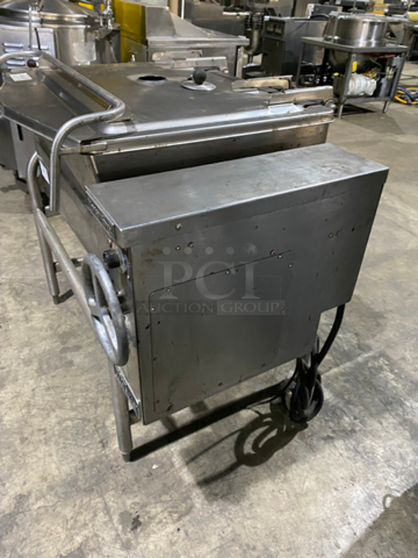 SWEET! Market Forge Commercial Electric Powered Tilted Braising Pan/Ultra Skillet! All Stainless Steel! On Legs! Model: 1000 SN: 131349 120/208V 60HZ 3 Phase - Image 3 of 8