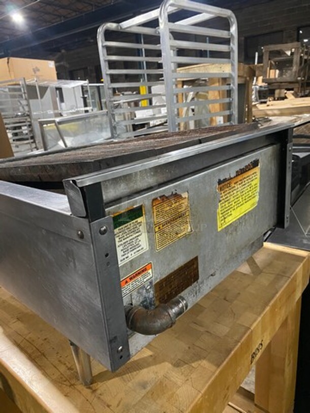 Vulcan Hart Commercial Countertop Natural Gas Powered Char Broiler Grill! Stainless Steel Body! On Small Legs! WORKING WHEN REMOVED! Model: VCCB25 SN: 637101178 - Image 3 of 10