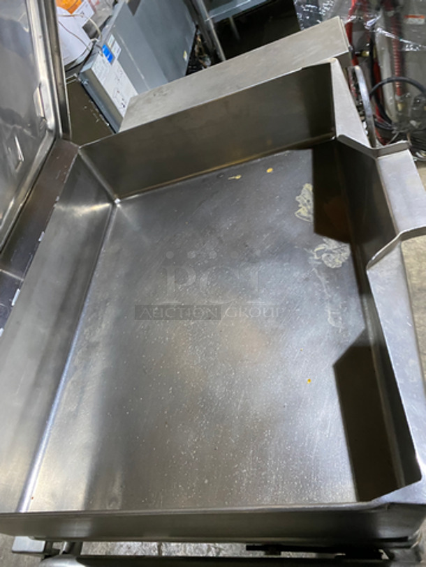 SWEET! Market Forge Commercial Electric Powered Tilted Braising Pan/Ultra Skillet! All Stainless Steel! On Legs! Model: 1000 SN: 131349 120/208V 60HZ 3 Phase - Image 5 of 8