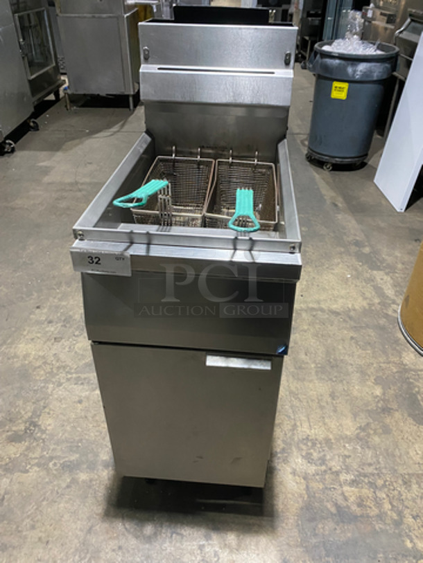 Cecilware Commercial Natural Gas Powered Deep Fat Fryer! With Backsplash! With 2 Metal Frying Baskets! All Stainless Steel! On Legs! Model: FMS403HP