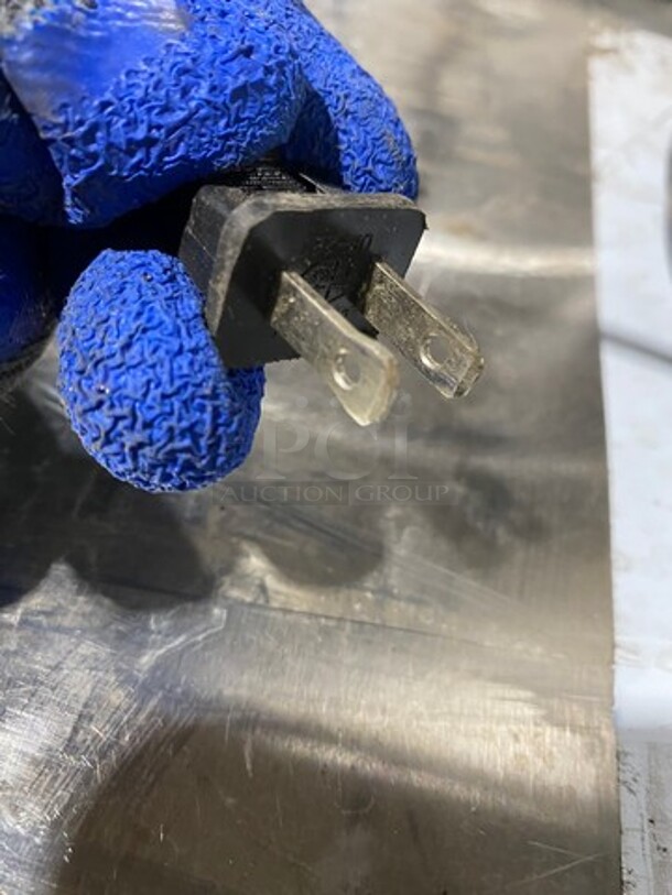 Crock Pot Countertop Slow Cooker! With Lid! Model: SCR450S 120V - Image 7 of 7