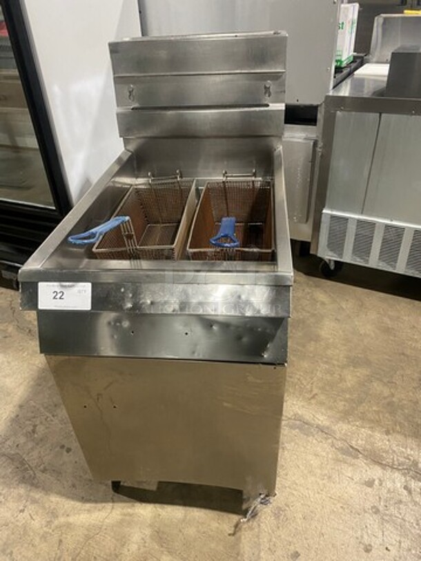 Pitco Commercial Natural Gas Powered Deep Fat Fryer! With Backsplash! All Stainless Steel! On Legs! Model: 18SS