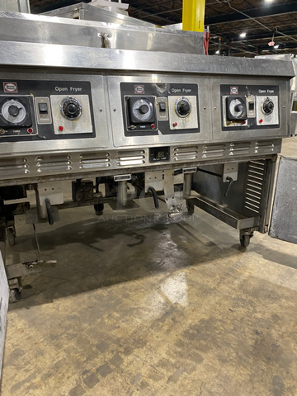 WOW! Henny Penny Commercial Electric Powered 3 Bay Open Fryer! With Fryer Covers! With Backsplash! All Stainless Steel! On Casters! - Image 6 of 9