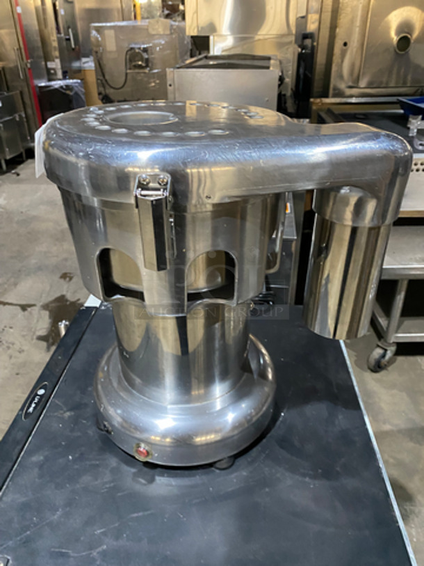 Uniworld Commercial Countertop Electric Powered Juicer! All Stainless Steel! Model: UJC550E SN: 19CY1014009 110V 60HZ - Image 3 of 10