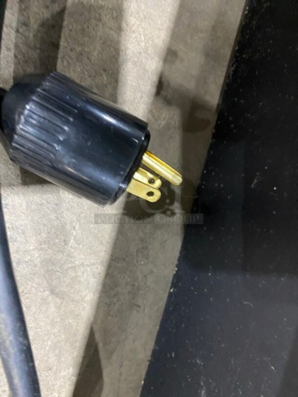 Commercial Dry Bakery Display Case Merchandiser! With Curved Front Glass! With Sliding Rear Access Doors! - Image 6 of 7