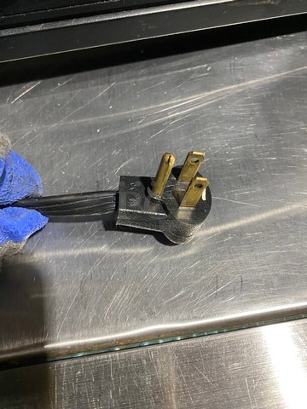 White Westing House Countertop Microwave! Model: KM4B5LXM2KLM28540 SN: 033283 120V - Image 8 of 8