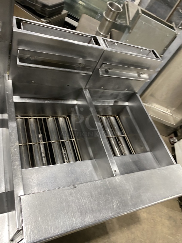 WOW! Pitco 4 Bay Natural Gas Powered Commercial Deep Fat Fryer With Dump Station! With Oil Filter System!  MODEL: SGH50 SN: G11BD005235 115V! Working When Removed! 
 - Image 6 of 12