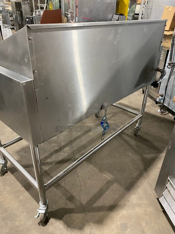 All Stainless Steel Commercial Natural Gas Powered Char Broiler Grill! With Back And Side Splashes! All Stainless Steel Stand ! On Commercial Casters! - Image 4 of 9