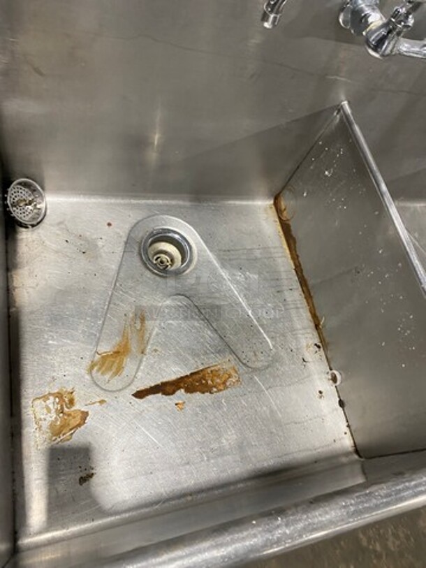 Commercial 3 Compartment Dish Washing Sink! With Faucets And Handles! With Back Splash! All Stainless Steel! On Legs! - Image 6 of 9