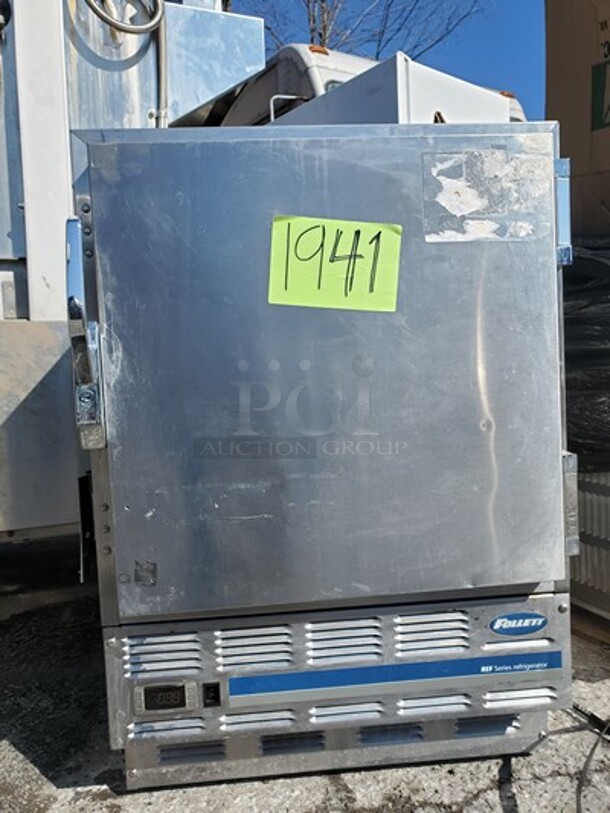 Foilet Countertop Refrigerator.  - Image 2 of 6