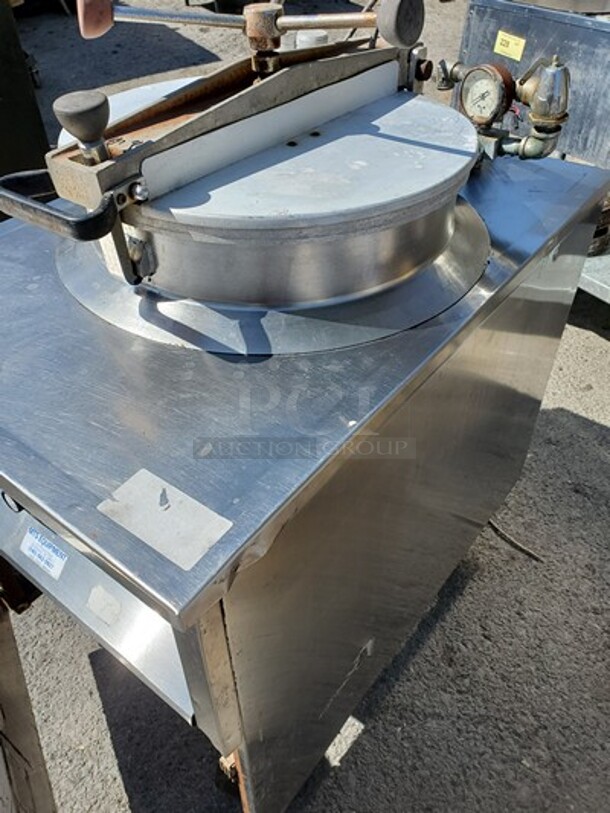 Electric Pressure Fryer  - Image 3 of 7