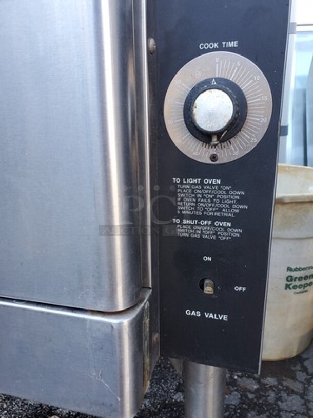 Hobart Natural Gas Full Size Single Deck Convection  38X36X55 (missing one Knob) on legs!! - Image 5 of 9