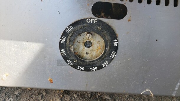 48" Star Commercial Natural Gas Griddle! One Knob is Broken - Image 2 of 4