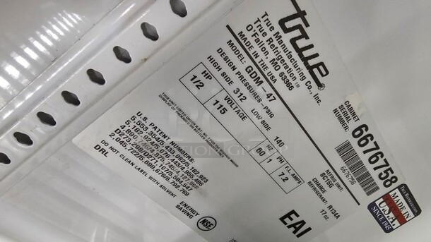 True GDM-47 54 1/8" Refrigerated Sliding Glass Door Merchandiser. Contents inside not included. - Image 3 of 3