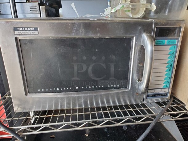 SHARP R-21LVF Commercial Microwave Oven 1000W/R 120V 20WX15DX12H - Image 1 of 5