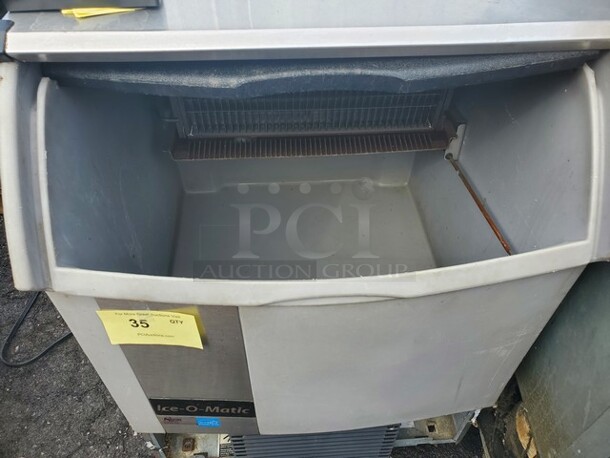 ICE-O-MATIC ICEU220HA2 Undercounter Self Contained Ice Maker, 115V 24X26X33 Working, nice condition! SOLD AS IS!  - Image 4 of 7