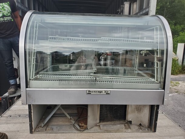 Beverage Air Curved Glass Refrigerated Deli Display Case 49"X34X36 (Missing cover) - Image 2 of 5