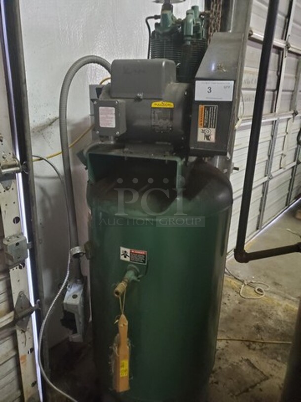 Air Compressor MI820R, Buyer must remove this item. - Image 1 of 5