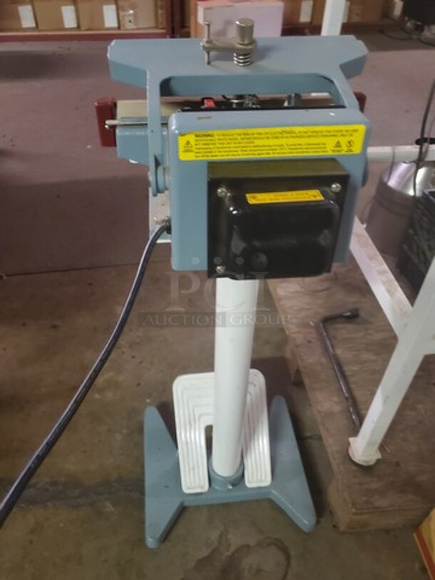 ULINE KF-300F 12 inch Impulse Foot Sealer 120V - Image 4 of 4