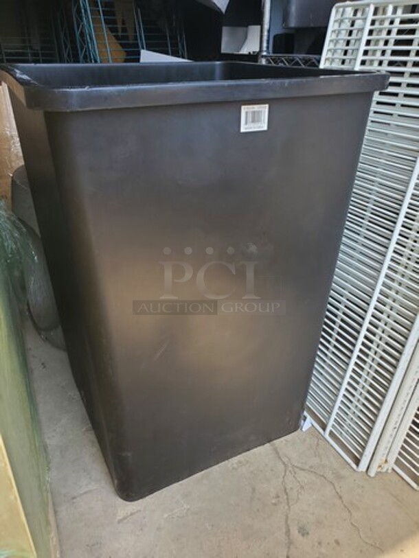 Plastic Trash can - Image 3 of 3