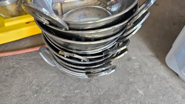 One Lot of Miscellaneous Kitchenware - Image 4 of 12