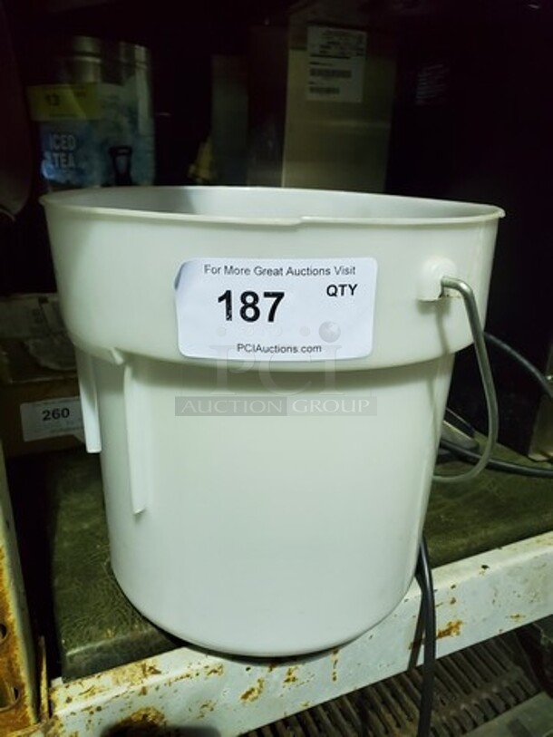 Plastic Bucket - Image 2 of 2