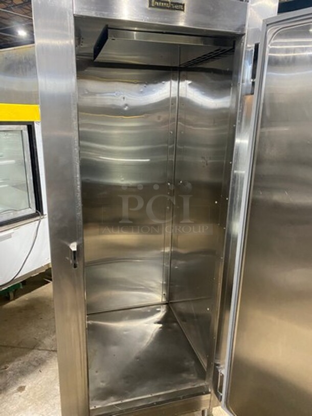 Traulsen Commercial Single Door Reach In Freezer! All Stainless Steel! On Legs! Model: RLT132WUTFHS SN: T02633L08! 115V 60HZ 1 Phase! - Image 5 of 9