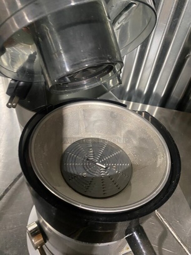 Breville Countertop Juicer! With Juice Jar And Pulp Collector Jar! - Image 5 of 7