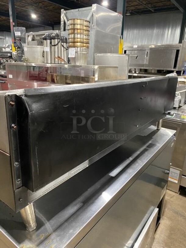 Star Max Commercial Countertop Natural Gas Powered Flat Top Griddle! With Back And Side Splashes! All Stainless Steel! On Small Legs! - Image 4 of 8