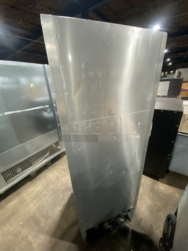 True Commercial Single Door Reach In Refrigerator! Solid Stainless Steel! Model: T23 SN: 11808102 115V 60HZ 1 Phase - Image 4 of 9