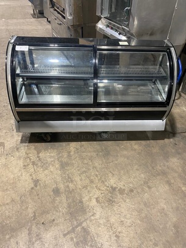 AWESOME! LATE MODEL! Vollrath Commercial Countertop Refrigerated Display Case Merchandiser! With Curved Front Glass! With Front And Rear Access Doors! Stainless Steel Body! WORKING WHEN REMOVED! Model: RDE8360 SN: F52002969490006 120V 60HZ 1 Phase