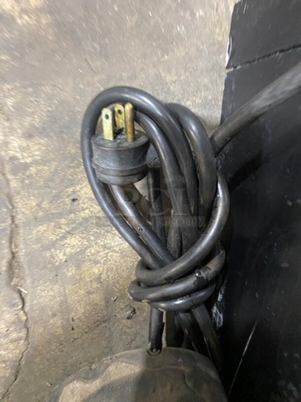 Habco Commercial Single Door Reach In Cooler! With View Through Door! Poly Coated Racks! Model: ESM28 SN: 28053748 115V 60HZ 1 Phase - Image 8 of 8