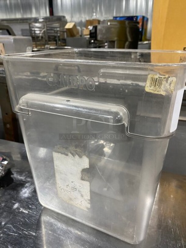 Cambro Poly 14 Quart Food Container!  - Image 2 of 4