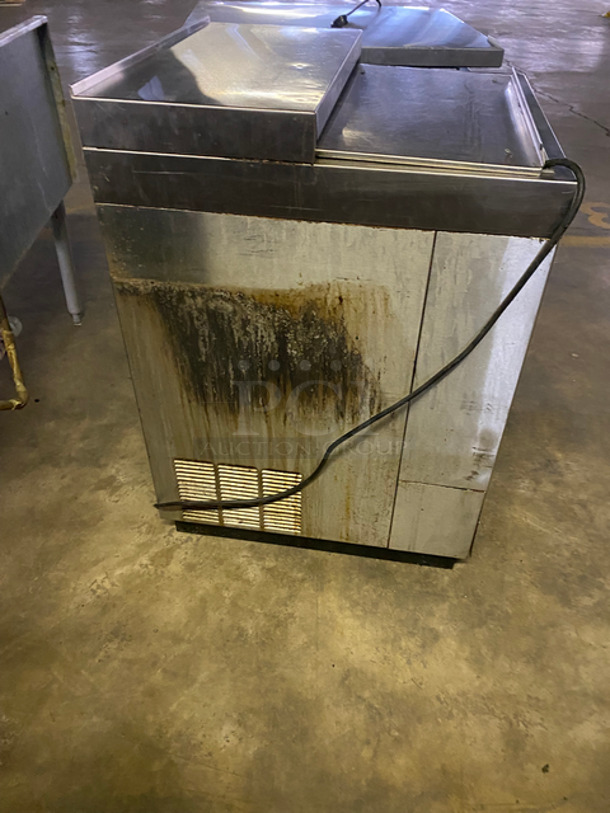 Perlick Commercial Single Door Beer Bottle Cooler! With Top Sliding Door! Solid Stainless Steel! Model: 8340UL 115V 60HZ 1 Phase - Image 3 of 7
