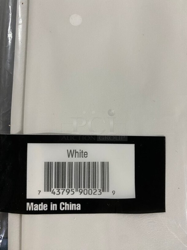 Crown Display! White Table Cloth! - Image 5 of 6