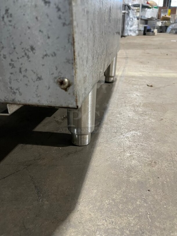Qualite Commercial Natural Gas Powered Countertop Flat Griddle! All Stainless Steel! On Legs!  - Image 10 of 10