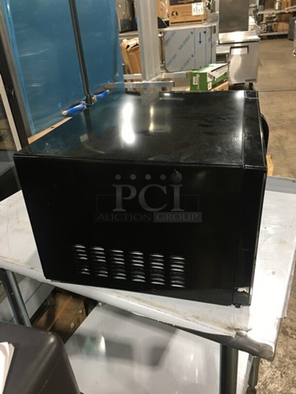 LATE MODEL! NEW!  2021 Hamilton Beach Countertop Microwave Oven! Model: P11043ALMWTB1 120V - Image 4 of 6