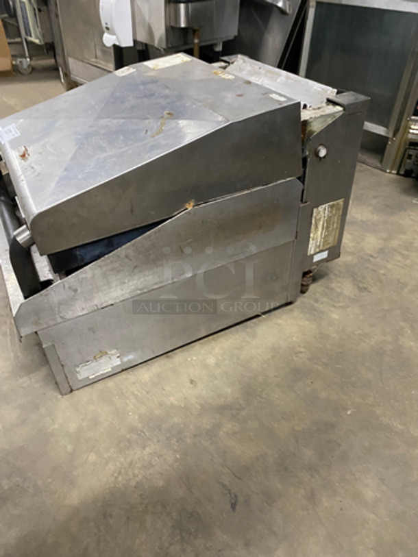 Lang Commercial Countertop Natural Gas Powered Planten 2-Sided Grill! With Side Splashes! All Stainless Steel! - Image 3 of 9