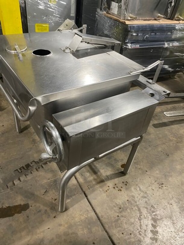 Groen Commercial Natural Gas Powered Skillet/Braising Pan! All Stainless Steel! On Legs! - Image 2 of 8
