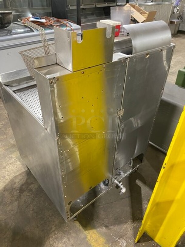 Frymaster Commercial Natural Gas Powered Deep Fat Fryer With Side Dumping Station! With Metal Frying Baskets! With Back Splash! All Stainless Steel! On Casters! Model: FM145ESC SN: 0204GH0013 - Image 3 of 12