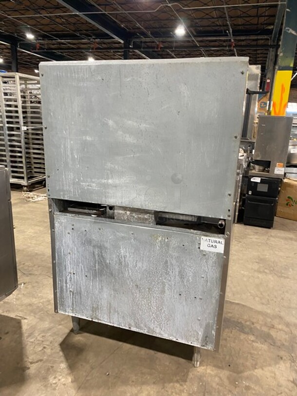 Therma-Tek Natural Gas Powered 2 Burner Range Split Top With Flat Griddle & Oven Underneath! All Stainless Steel! With Back Splash! On Legs! Model TMDS36-24G-2-1N SN: 11K02659C!
 - Image 10 of 11