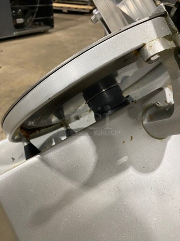 Hobart Commercial Countertop Deli/Meat Slicer! All Stainless Steel! Model: 2812 SN: 561188032 120V 60HZ 1 Phase - Image 8 of 11