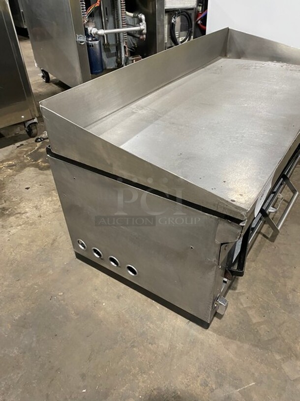 Commercial Natural Gas Powered Countertop Flat Top Griddle And Cheese Melter Combo! With Back And Side Splashes! All Stainless Steel! - Image 2 of 8