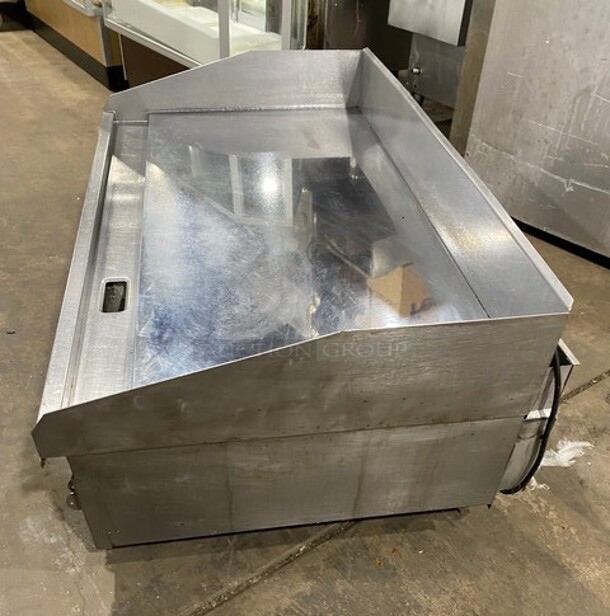Sweet! Lang Commercial Countertop Natural Gas Powered Mirror Shine Polish Top Flat Top Griddle! With Back And Side Splashes! All Stainless Steel! On Small Legs! - Image 3 of 8